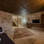Отель Cappadocia Hobbit House *